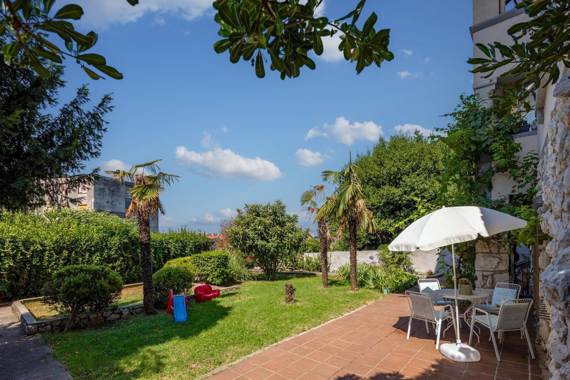 רייקה City Apartment With Garden - Happy Rentals מראה חיצוני תמונה